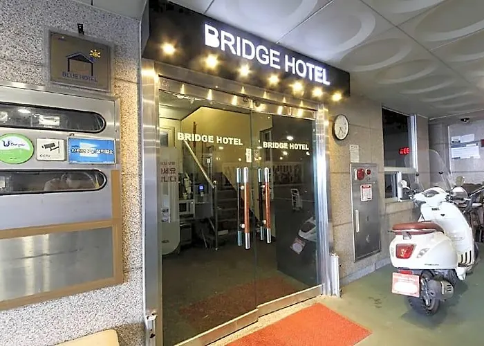 Hotel Bridge