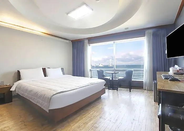 Hotel Bridge Busan