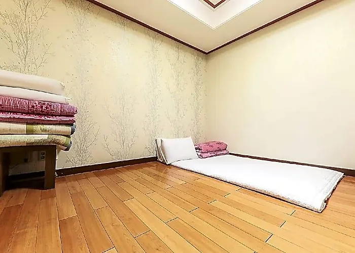 Hotel Bridge 2*