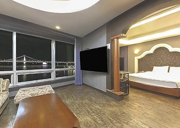 Hotel Bridge