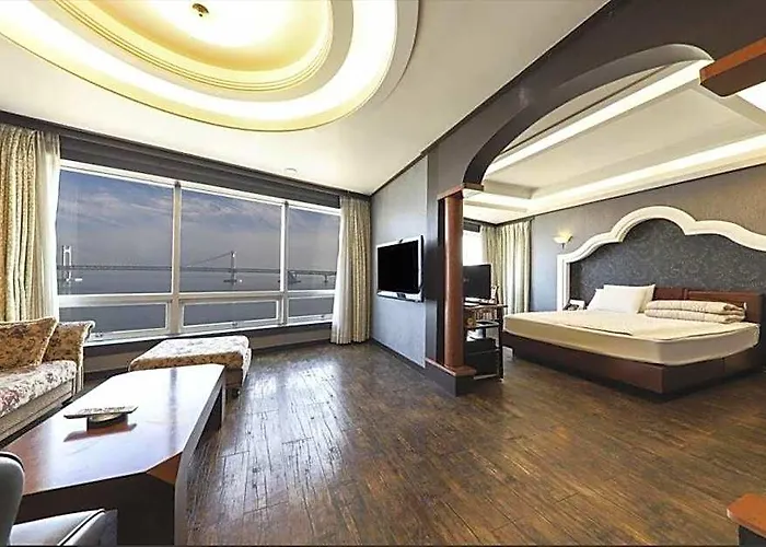 Bridge Hotel 2*