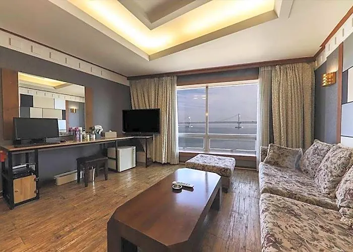 Hotel Bridge