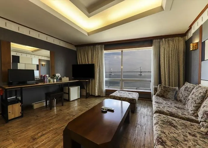 Hotel Bridge