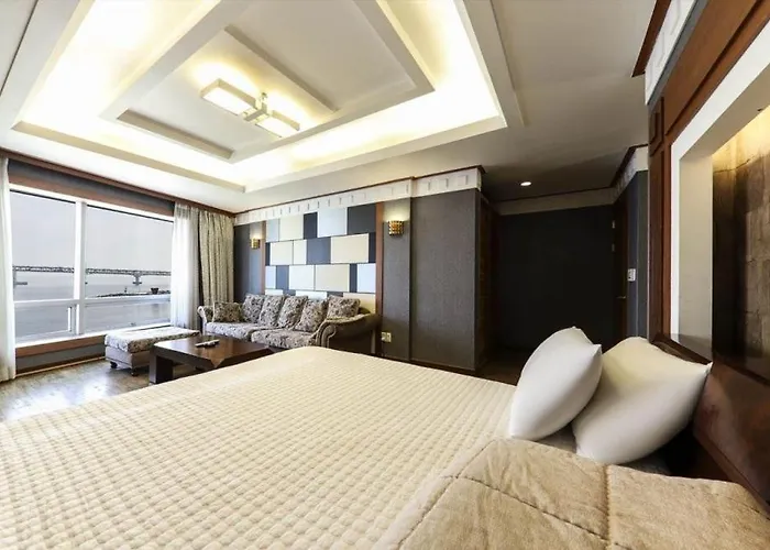 Hotel Bridge 2*